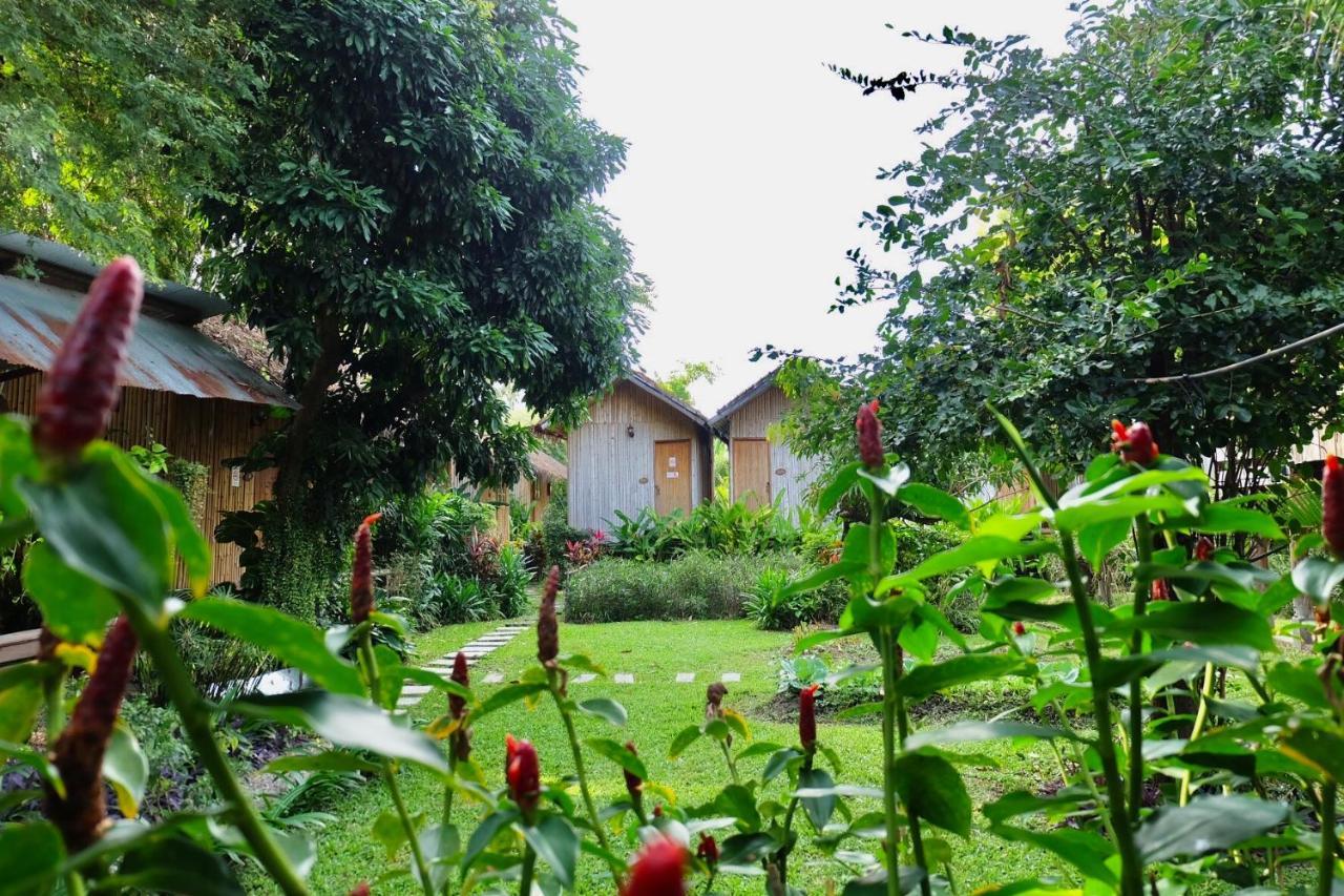 Lanna House Lanna Hut Chiangmai Bed & Breakfast Chiang Mai Exterior photo
